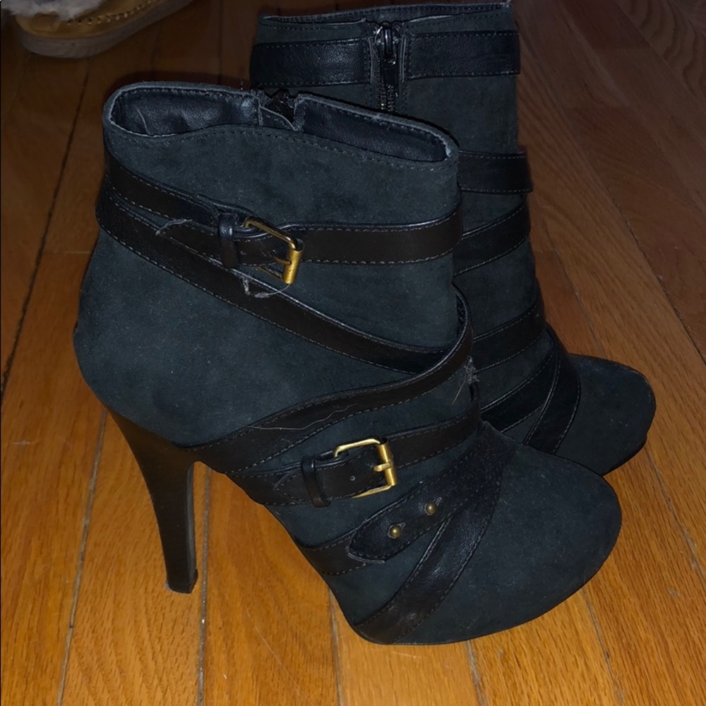 🖤Cute Heeled Black Booties🖤